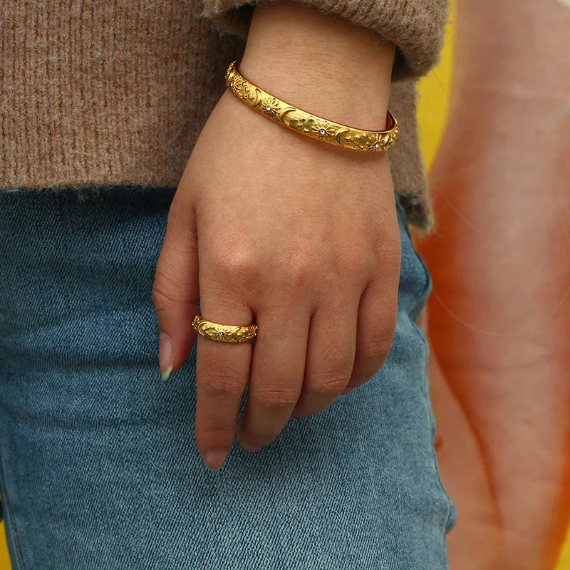 Stella Gold Hoops