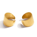 Forme Ribbed Ear Cuff