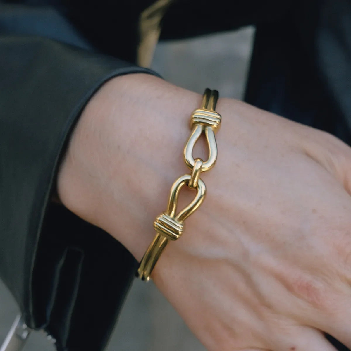 Wishbone Clasp Bangle