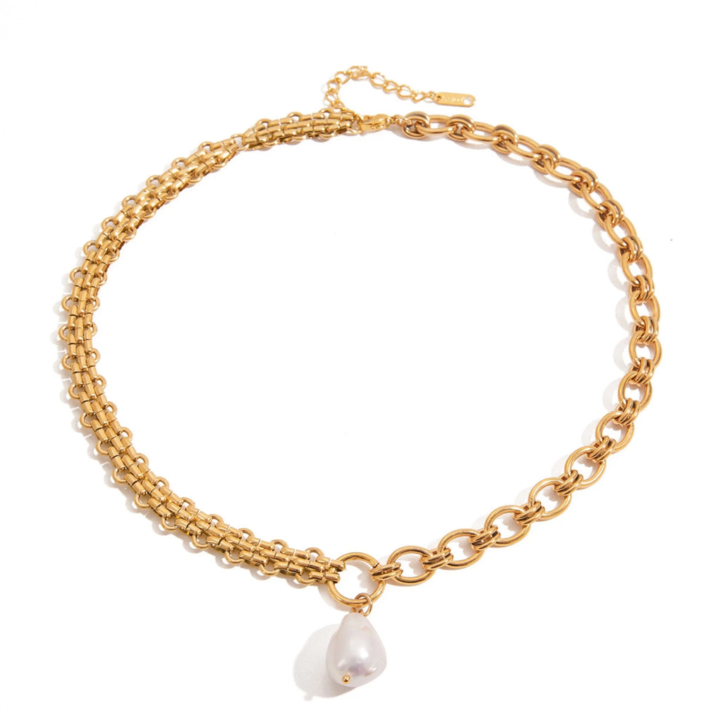 Kelly Pearl Necklace